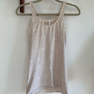 T. Babaton lace patterned undershirt